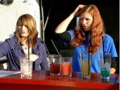 "Wie war das noch mal mit den Cocktails?" Cilli und Simone hatten im Laufe des Abends noch gut zu tun.&nbsp;