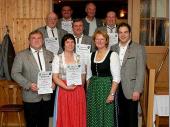 F&uuml;r 30 Jahre Mitgliedschaft wurden geehrt: Jakob Schref, Jakob Maierthaler, Peter Murla, Rita Feichtmeier, Thomas Luber, Manfred Angermeier, Lorenz Nitzl.&nbsp; 