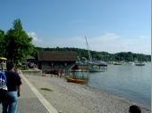 Die Uferpromenade entlang schlendern und die Boote begutachten ...   