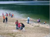 Die Wanderung zum Schwarzensee war lange und beschwerlich, aber die Kinder fanden das Wasser toll. (Bild von Irene)&nbsp; 