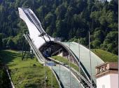 Die Besichtigung der neuen Olympia-Schanze in Garmisch war einer der H&ouml;hepunkte des Sch&uuml;tzenausfluges.&nbsp;
