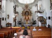 Die barocke Bauweise ist italienisch eingefärbt. In der Kirche befinden sich ca. 1200 Votivbilder die einen großen Schatz darstellen. 