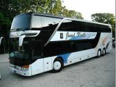 Um mit 70 Leuten auf Tour gehen zu können, braucht man einen großen Bus. Die Firma Kalb hat deshalb seinen neuen Doppeldecker zur Verfügung gestellt. 