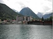 Angekommen am Achensee konnte man in Pertisau oder in Buchau den Bus verlassen und sich seinen W&uuml;nschen Hingeben. Hier ein Blick vom Boot aus auf Pertisau. 