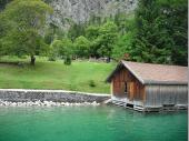 Das smaragdgrüne Wasser und die naturbelassene Landschaft rund um den See waren hervorragend dazu geeignet, die Seele baumeln zu lassen die die Alltagssorgen beiseite zu schieben. 