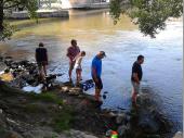 Der direkte Zugang zur Donau wurde nicht nur von der Jugend ben&uuml;tzt. 