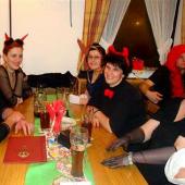 Manche sind mehr und manche weniger Teufel. Tina hat sicher ein s&uuml;&szlig;es L&auml;cheln f&uuml;r das Foto - aber ihr Ruf l&auml;sst auch andere Schl&uuml;sse zu.&nbsp; 