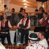 Die drei Musiker aus dem Zillertal hielten den volkst&uuml;mlichen Kurs ihrer Musik aufrecht.