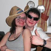 Lisa und Tobi waren nachmittags schon faschingstechnisch unterwegs. Die hatten richtig gute Laune. 