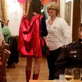 Das &bdquo;Super-Girl&ldquo; hatte ein sehr sch&ouml;nes Kost&uuml;m &ndash; leider ist sie ein wenig Fotoscheu. 