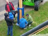 Unsere Profis wissen wie der Baum festgemacht wird, dass er ein Jahr h&auml;lt. Au&szlig;erdem sollte er einigerma&szlig;en gerade stehen. Das Gesp&ouml;tt der umliegenden Gemeinden hat man schnell und kostenlos &hellip;