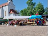 Die Schattenpl&auml;tze waren in nu besetzt und die Menge der Besucher in Steinbach spricht f&uuml;r sich. 