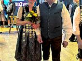 Es hat eines langen Anlaufs bedurft – umso größer war die Freude bei Christiane Graßl, dass sie am Altschützenball die Grenzlandschützen als Königin vertreten durfte.  Zusammen mit Peter geben sie ein schneidiges Paar ab. 