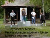 2002 sagte er: "... es war Gl&uuml;ck." 
Da Manfred Angermeier 2003 nun wieder bayerischer Meister mit dem Perkussionsdienstgewehr geworden ist, glauben einige nicht mehr nur an "Gl&uuml;ck". Vor allem hat er mit der Mannschaft den zweiten Platz belegt und mit der Mannschaft im Perkussionsgewehr auch den ersten Platz. Wir gratulieren Manfred Angermeier sehr herzlich zu diesem Erfolg. 