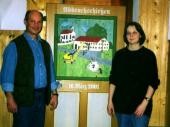 Der hintere Teil des Gasthauses wurde 2001 abgerissen und neu aufgebaut. Dadurch kam der alte Schie&szlig;stand weg und der neue entstand. Vroni Angermeier malte dazu eine "Abriss-Scheibe" auf eine alte T&uuml;re, die dann von den Grenzlandsch&uuml;tzen ausgeschossen wurde. Diese T&uuml;re ist im neuen Schie&szlig;stand wieder zu finden. 