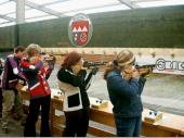 Andrea, Sonja und Cilli im Anschlag. Die Abzeichen f&uuml;r eine erfolgreiche Teilnahme waren immer sehr rar bei der Jugend. (2002)