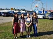 Sechs Jungschützen waren 2018 beim Oktoberfest-Landesschießen in München. Angela, Daniela, Vanessa und Stefanie sind hier auf dem Bild. Alexander und Florian waren noch auf der Wies’n unterwegs. 