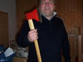 (2006/07) Nat&uuml;rlich versuchen die Mitglieder das Werkzeug zu verstecken. Unser Sch&uuml;tzenmeister ist allerdings sehr froh, wenn er es wieder findet oder Ersatzwerkzeug im Auto hat. 