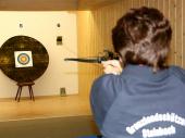 (2009/10) In diesem Jahr wurde mit einer Armbrust auf eine Scheibe geschossen. Die Ermittlung der Platzierungen tr&auml;gt immer wieder zur Diskussion unter den Grenzlandsch&uuml;tzen bei und war immer eine &Uuml;berraschung.