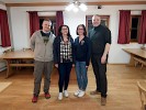 Die Proklamation der Schützenkönig/innen: (v.l.n.r.) Martin Triebke (3. Pl.), Irene Stangl (Schützenkönigin), Regina Angermeier (2. Pl.) und Schützenmeister Martin Freudenreich