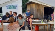 Ein gutes Team, das die Wünsche der Gäste schnell bearbeitete und nahezu alle zufriedenstellen konnte.