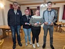 Fünf neue Vereinsübungsleiter konnten bei der Generalversammlung vorgestellt werden. (v.l.n.r. Ludwig Maier [Sportleiter], Michaela Nagl, Vanessa Limmer und Florian Fürmetz) Leider waren Angela Nöscher und Alexander Fürmetz verhindert.