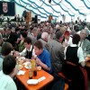 Ein volles Zelt und eine gute Musik zur Unterhaltung. Das hat die FFW Baierbach gut organisiert. Das Essen war gut und heiß – das hat man nicht immer bei solchen Festen. Jung und Alt hat unseren Verein vertreten.