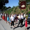 Einholen der Vereine. Mit Musik wurden wir vom Jubelverein vom Parkplatz abgeholt und zum Festsaal geleitet.