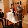 Eine verschweißte Stahlbox war eines der ersten Packerl. Martin hatte wohlweißlich schon die Flex dabei, da er für alles gerüstet sein wollte. Dumm, dass sein Werkzeug dann gestohlen wurde und nur mit zähen Verhandlungen wieder beschafft werden konnte.